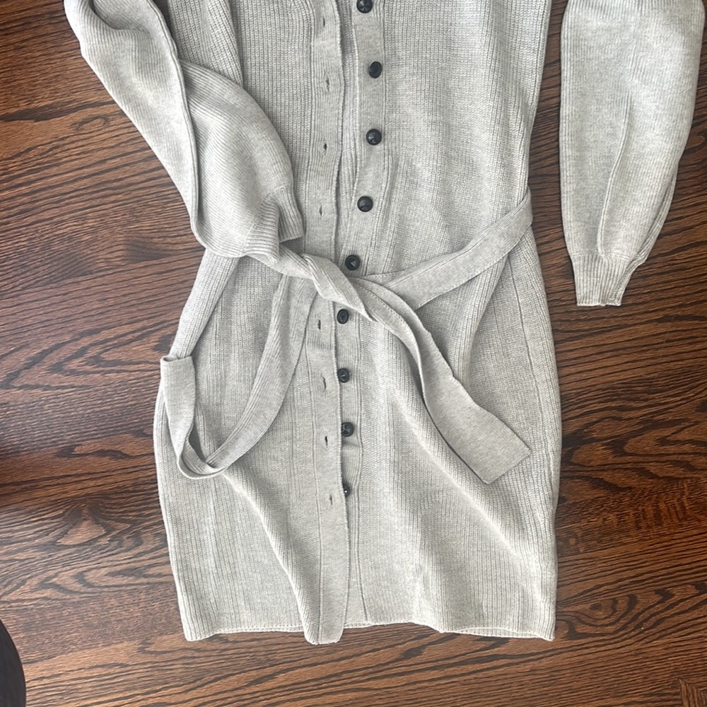 Sweater - Picture 4 of 4
